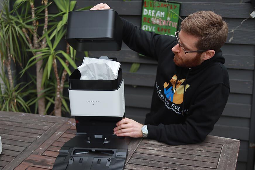 Снятие крышки станции самоочистки Roborock Q7 Max+ 